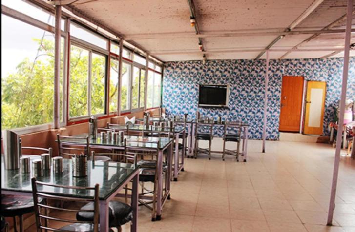 Hotel Abhimanyu Pachmarhi Ngoại thất bức ảnh